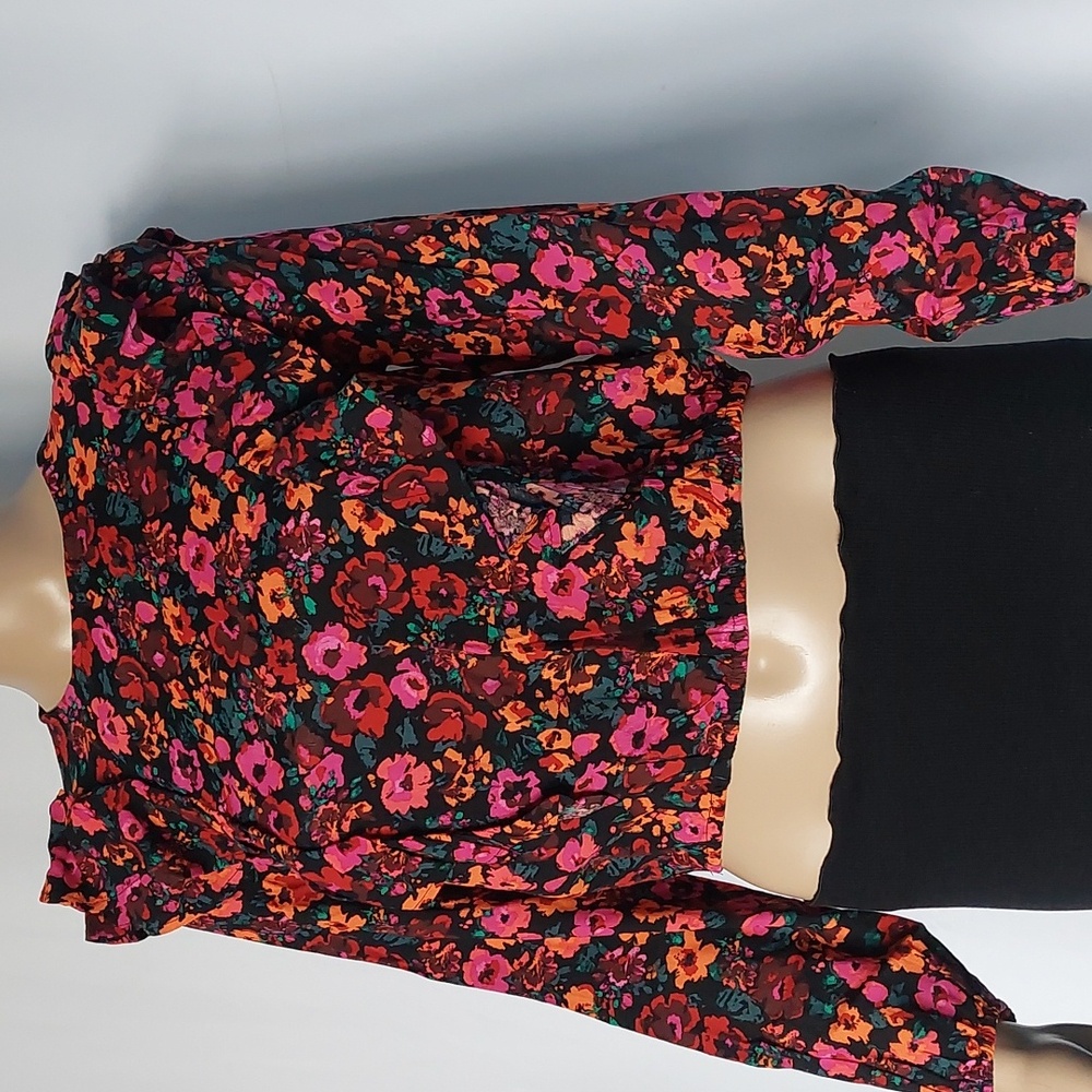 Wild fable womens Dark floral print Long sleeve ruffle blouse size XS